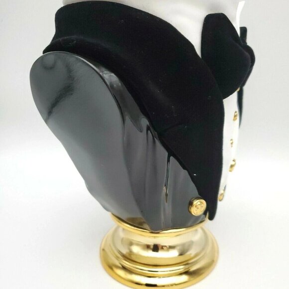 Bath & Body Works Headless Vampire Gentleman Halloween 3 Wick Candle Holder - Picture 6 of 11